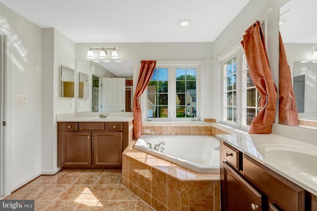 9001 MERLOT CT, Bristow, VA 20136