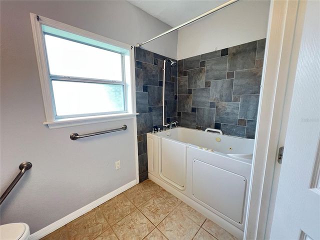 3725 E FORT KING STREET, Ocala, FL 34470