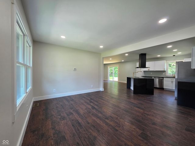 12087 N Cedarwood Drive, Mooresville, IN 46158