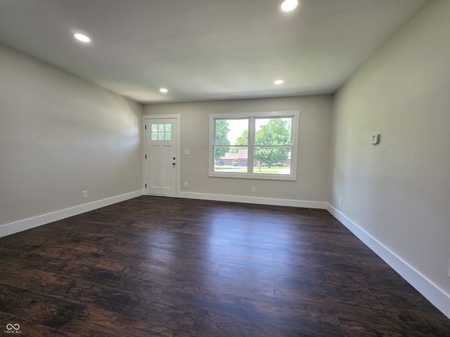 12087 N Cedarwood Drive, Mooresville, IN 46158