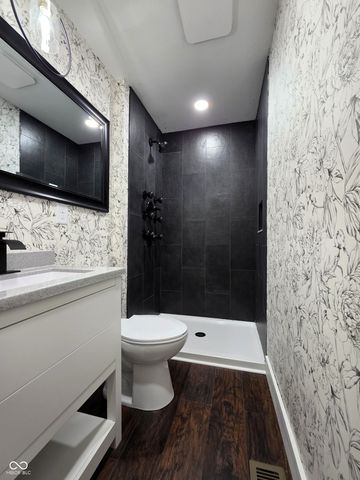 12087 N Cedarwood Drive, Mooresville, IN 46158