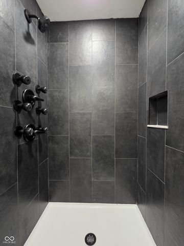 12087 N Cedarwood Drive, Mooresville, IN 46158