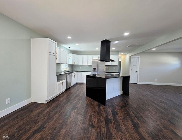 12087 N Cedarwood Drive, Mooresville, IN 46158