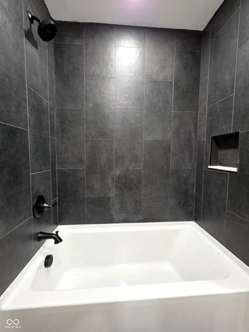 12087 N Cedarwood Drive, Mooresville, IN 46158