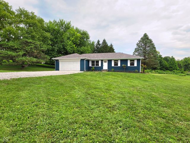 12087 N Cedarwood Drive, Mooresville, IN 46158