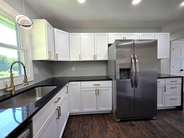 12087 N Cedarwood Drive, Mooresville, IN 46158