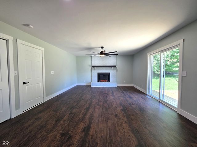 12087 N Cedarwood Drive, Mooresville, IN 46158