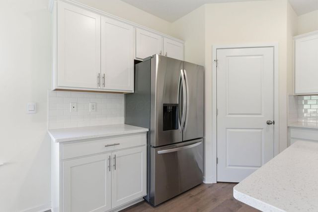146 Oak Valley Court, Newark, OH 43055