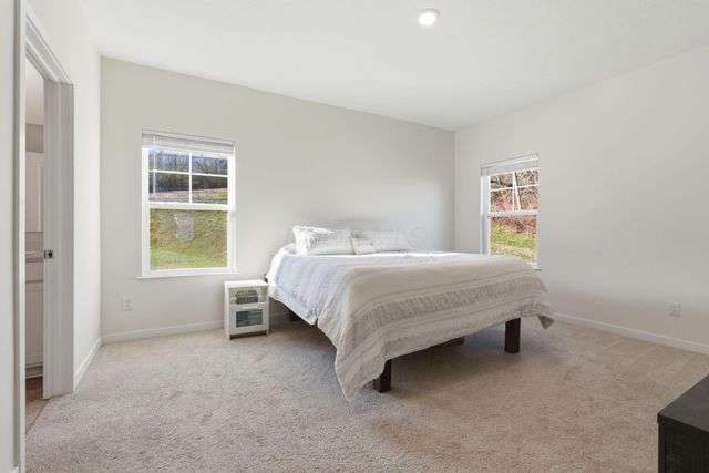146 Oak Valley Court, Newark, OH 43055