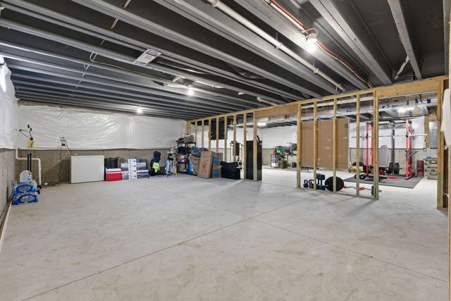 146 Oak Valley Court, Newark, OH 43055