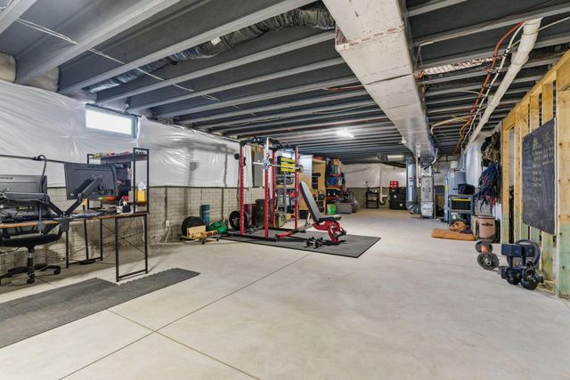 146 Oak Valley Court, Newark, OH 43055