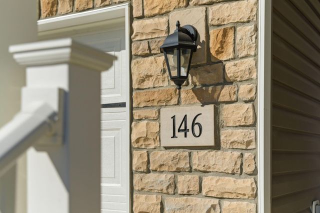 146 Oak Valley Court, Newark, OH 43055
