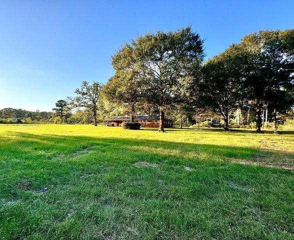 27687 Hoke Road, Richards, TX 77873