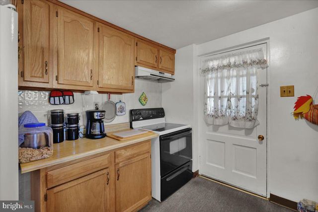 409 MANATAWNY ST, Pottstown, PA 19464