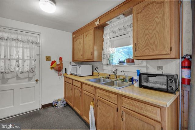 409 MANATAWNY ST, Pottstown, PA 19464