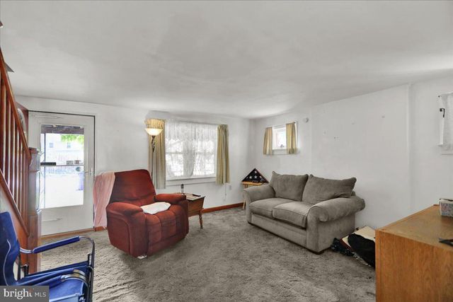 409 MANATAWNY ST, Pottstown, PA 19464