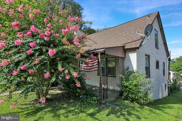 409 MANATAWNY ST, Pottstown, PA 19464