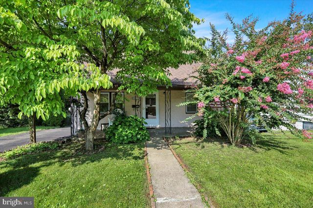 409 MANATAWNY ST, Pottstown, PA 19464