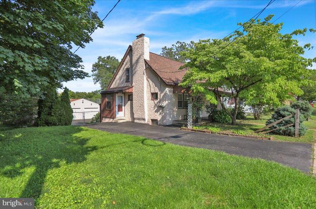 409 MANATAWNY ST, Pottstown, PA 19464