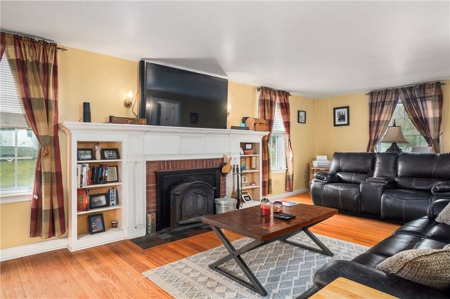 1261 Putnam Pike, Glocester, RI 02814