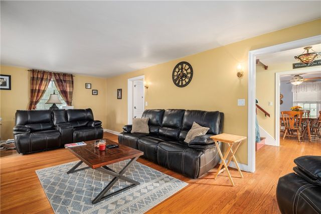 1261 Putnam Pike, Glocester, RI 02814