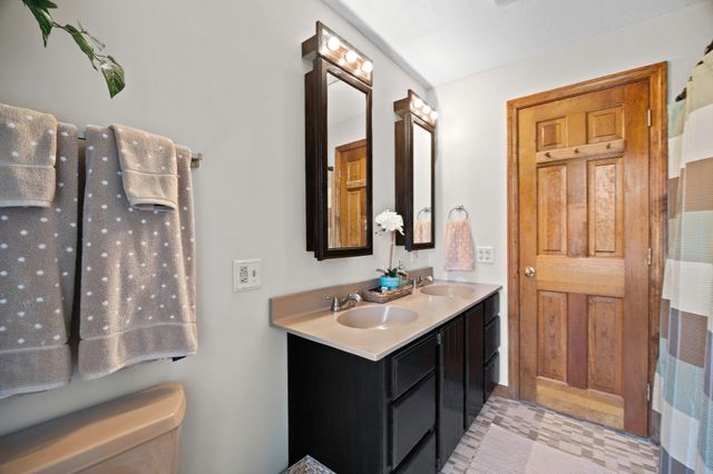 9 Labrie Lane, Holyoke, MA 01040