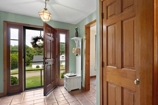 9 Labrie Lane, Holyoke, MA 01040