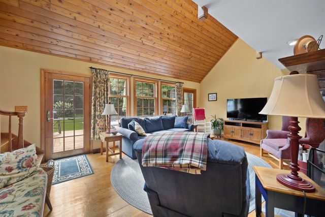 9 Labrie Lane, Holyoke, MA 01040