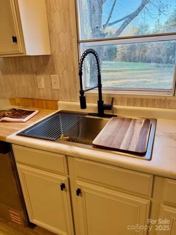 129 Harris Trail, Gaffney, SC 29341