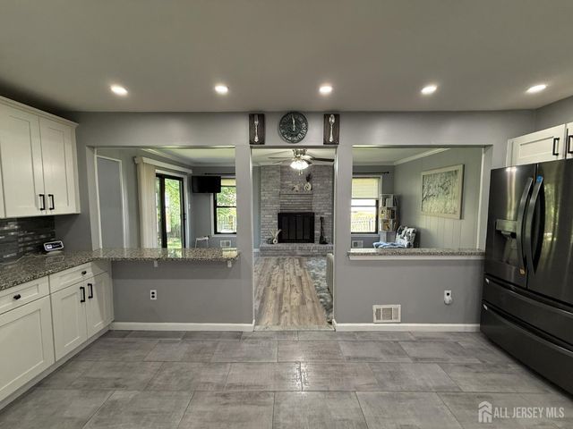 9 Hoffman Court, East Brunswick, NJ 08816