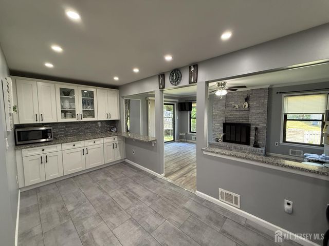 9 Hoffman Court, East Brunswick, NJ 08816