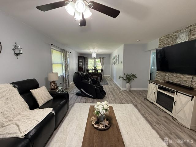 9 Hoffman Court, East Brunswick, NJ 08816