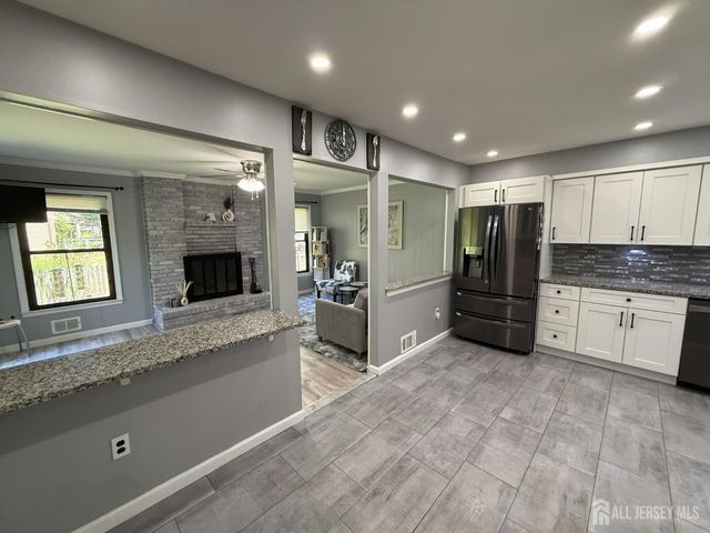 9 Hoffman Court, East Brunswick, NJ 08816