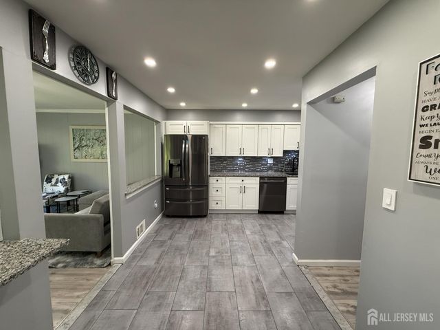 9 Hoffman Court, East Brunswick, NJ 08816