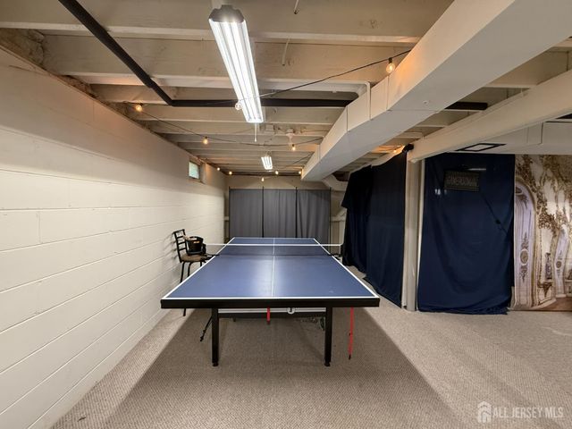 9 Hoffman Court, East Brunswick, NJ 08816