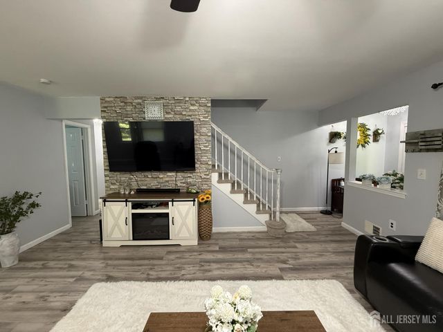 9 Hoffman Court, East Brunswick, NJ 08816