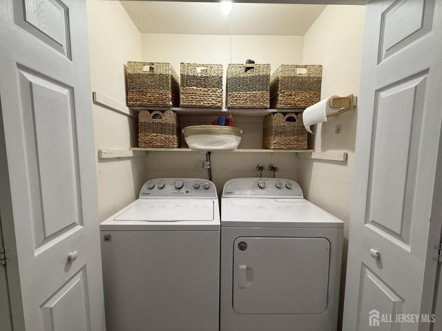 9 Hoffman Court, East Brunswick, NJ 08816