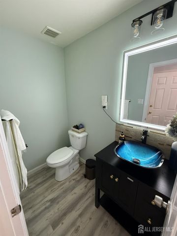 9 Hoffman Court, East Brunswick, NJ 08816