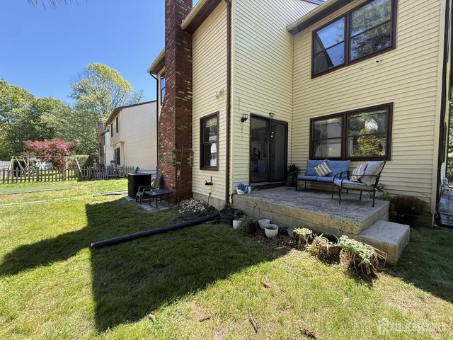 9 Hoffman Court, East Brunswick, NJ 08816