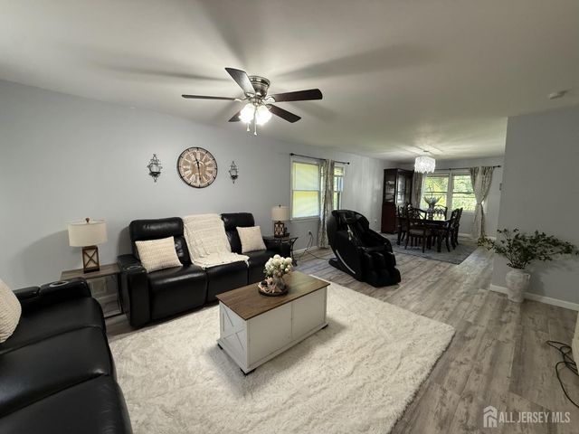 9 Hoffman Court, East Brunswick, NJ 08816