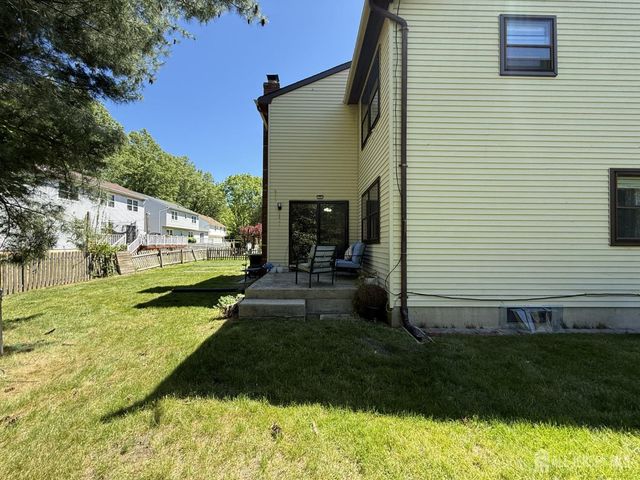9 Hoffman Court, East Brunswick, NJ 08816