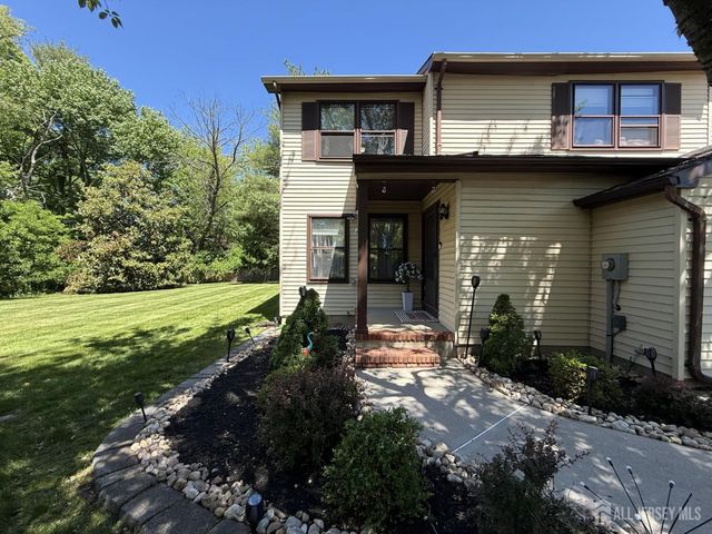 9 Hoffman Court, East Brunswick, NJ 08816