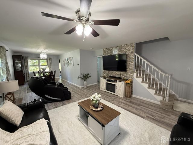 9 Hoffman Court, East Brunswick, NJ 08816
