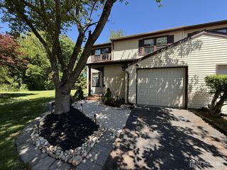 9 Hoffman Court, East Brunswick, NJ 08816