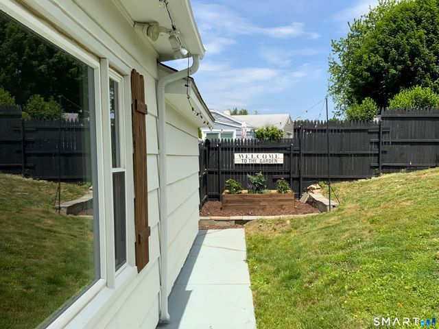 200 Little Deer Road, Bridgeport, CT 06606