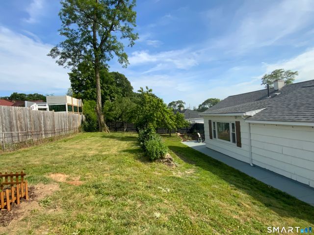200 Little Deer Road, Bridgeport, CT 06606