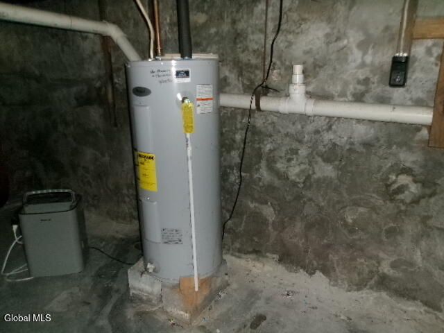 1 2nd Avenue, Mayfield, NY 12117