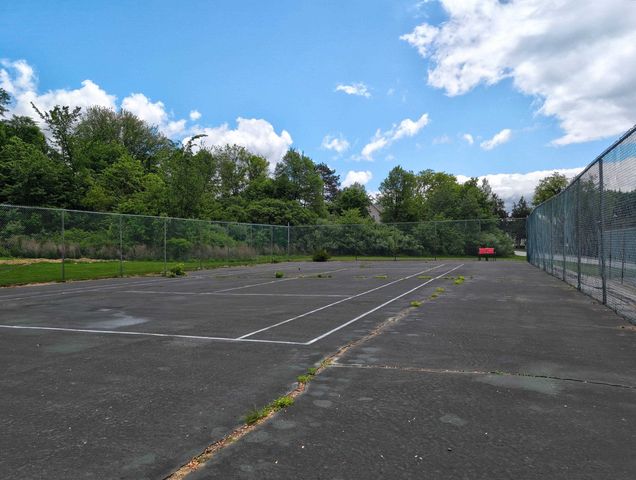379 Huse Rd Unit 29, Manchester, NH 03103