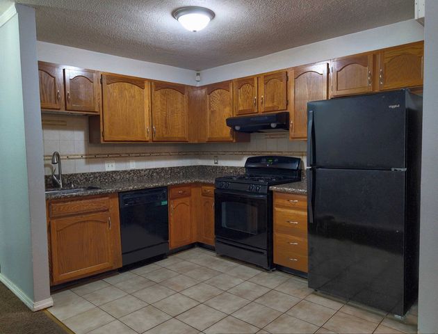 379 Huse Rd Unit 29, Manchester, NH 03103