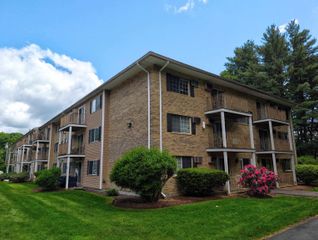 379 Huse Rd Unit 29, Manchester, NH 03103
